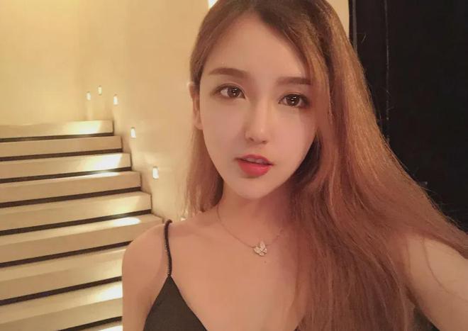 解说“电竞椅震动” 为何让粉丝疯狂？麻将胡了网址Rita小雨桑大美女电竞(图3)